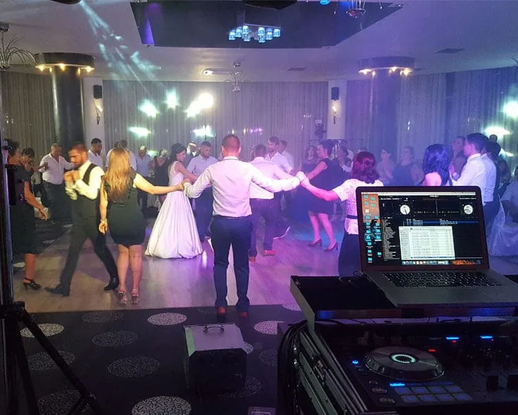 Eveniment PartyDJ București — sonorizare și lumini profesionale, fotografie 74
